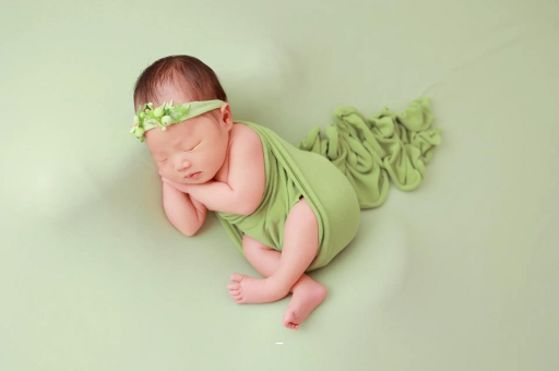 代怀包生男孩机构5个月宝宝奶量 代怀包生男孩机构5个月宝宝奶量